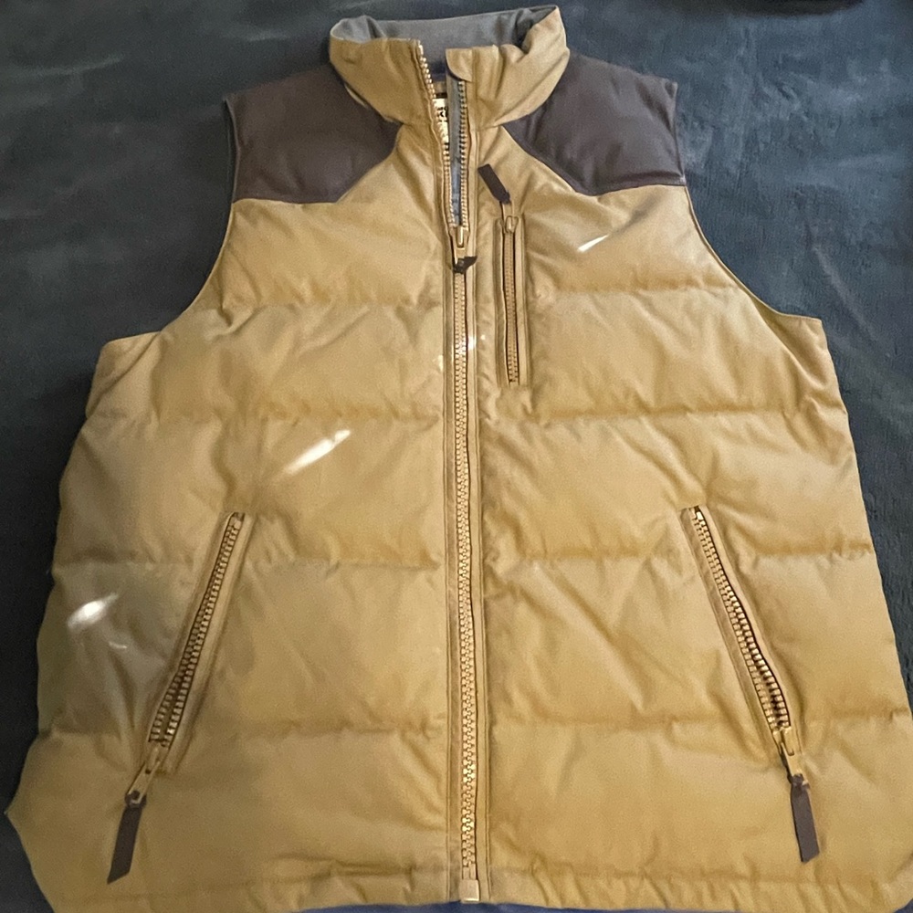 Mountain khaki vest